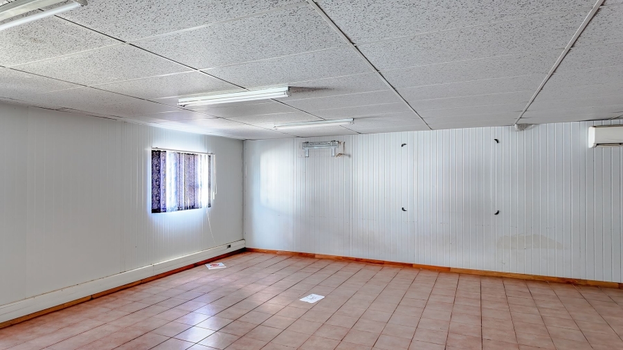 5 Bedroom Property for Sale in Rustenburg Rural North West